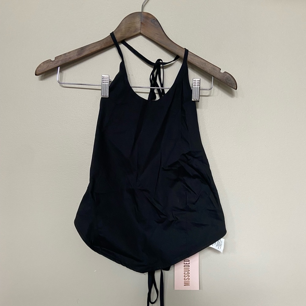 🔸 Missguided 🔸 open back halter top